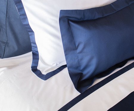 Fronha Avulsa Casual Branco e Azul Marinho | Westwing