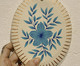 Plaquinha de Parede Floral Azul Médio, Branco | WestwingNow