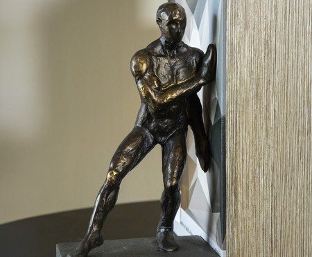 Porta Livros em Resina Homens Bronze | Westwing