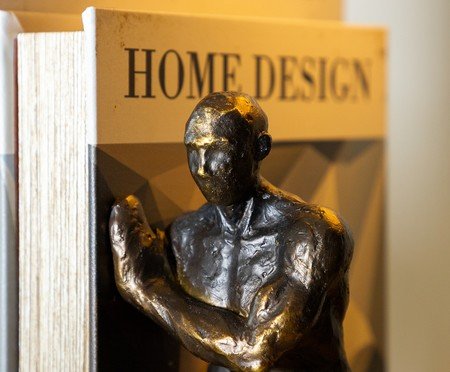 Porta Livros em Resina Homens Bronze | Westwing