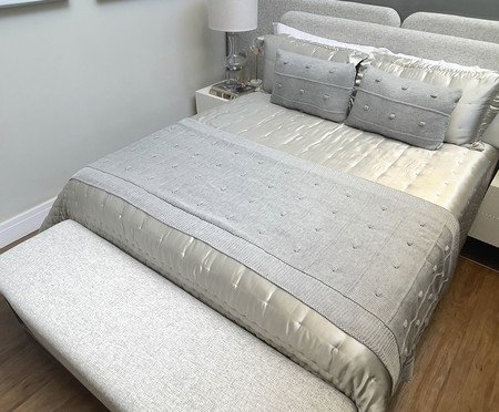 Peseira para Cama Cinza Névoa | Westwing