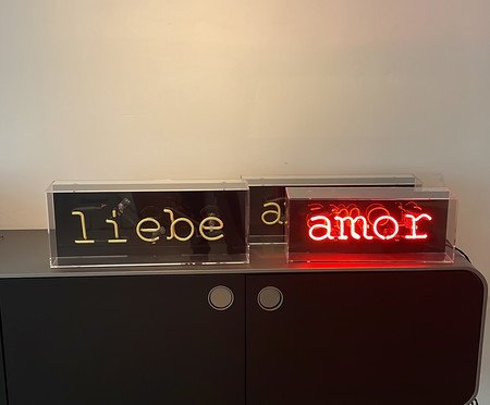 Luminária Amor em Língua Amor | Westwing