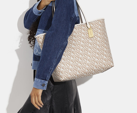 Bolsa City Tote Signature Monogram Print Chalk | Westwing