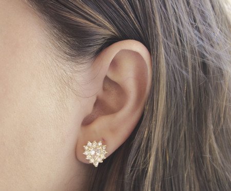 Brinco Coração Coroado de Zircônias Banhado à Ouro 18K | Westwing