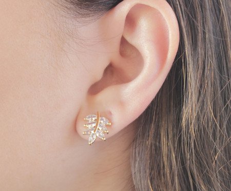 Brinco Ramo de Folha Zircônia Incolor Banhado à Ouro 18K | Westwing