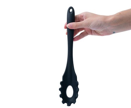 Pegador de Macarrão em Silicone Oikos Preto | Westwing