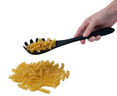 Pegador de Macarrão em Silicone Oikos Preto | Westwing
