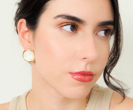 Brinco Bola Off-White e Dourado | Westwing