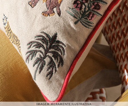 Capa de Almofada Bordada Mayta com pompoms | Westwing