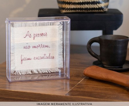 Bordado em Caixa Acrilica B4 | Westwing