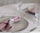 Toalha de Mesa Redonda Chame Clássico Nude com Laços, pink | WestwingNow