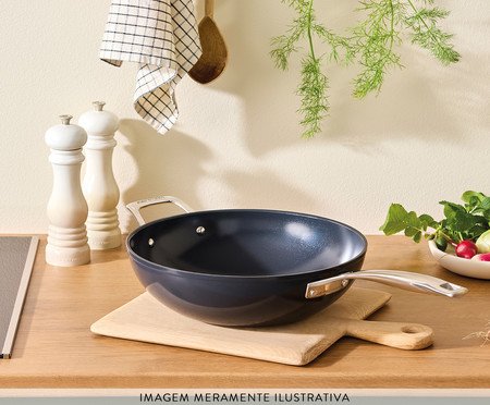 Wok com Cabo Essential Preto - 30cm | Westwing