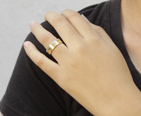 Anel Grega Zircônias Gold | Westwing