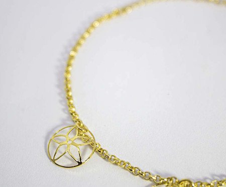 Pulseira Três Flores Mandala Semijoia Banho de Ouro 18K | Westwing