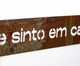 Frase de Ferro Rust - Com você me sinto em casa, Bronze | WestwingNow