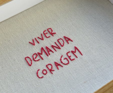 Quadro Viver Demanda Coragem Vermelho | Westwing