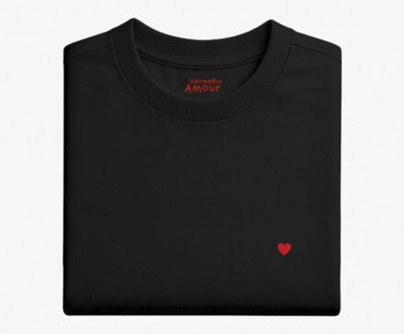 Camiseta Cotton Preta - Coração Micro Vermelho | Westwing