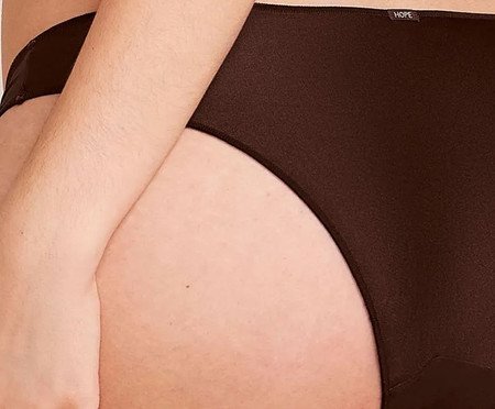 Calcinha Biquíni Touch Lumini Acetinada Marrom Mette | Westwing