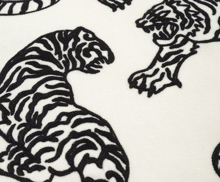 Capa de Almofada Bordado de Tigre Branca | Westwing