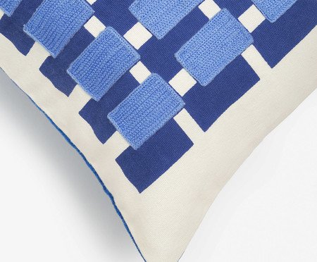 Capa de Almofada com Bordado Geométrico Azul | Westwing