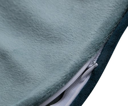 Capa de Almofada Bordada com Cordonê Lagostas Azul Claro | Westwing