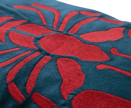 Capa de Almofada Bordada com Cordonê Lagostim Azul Marinho | Westwing