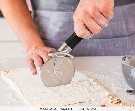 Cortador de Pizza Profissional em Inox Kitchenaid Preto | Westwing
