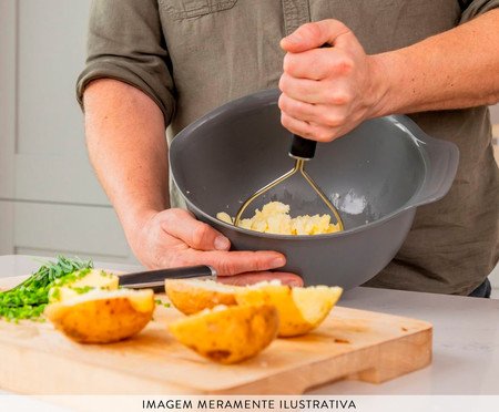 Amassador de Batata Profissional Kitchenaid Preto | Westwing