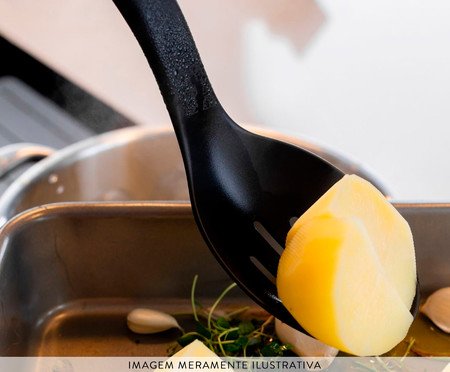 Colher Perfurada para Servir em Nylon Kitchenaid Preta | Westwing