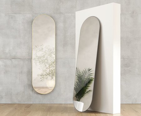 Espelho Estreito com Moldura Hubba Pill Dourado | Westwing