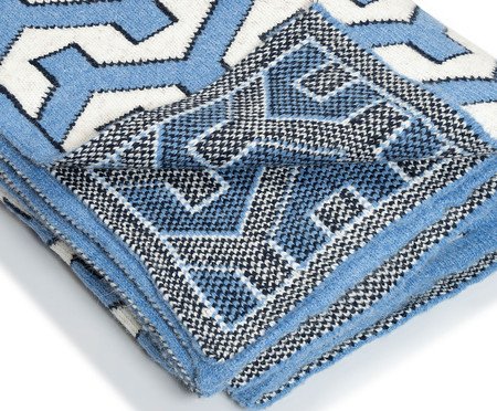 Manta Tucano Floral e Preto | Westwing