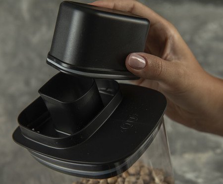 Pote Hermético com Medidor Drop Preto | Westwing