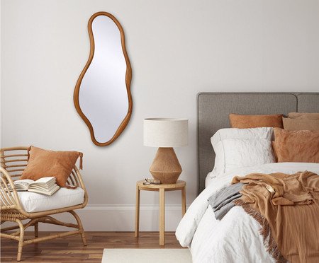 Espelho de Parede Orgânica com Moldura Amadeirada Turmalina | Westwing