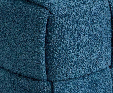 Pufe Cubo em Bouclé azul | Westwing