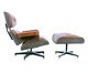 Poltrona e Pufe em Couro Charles Eames - Caramelo e Imbuia, madeira | WestwingNow