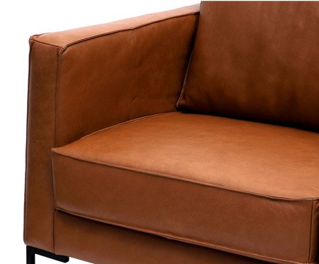 Sofá 3 lugares em Couro Ettore Caramelo | Westwing