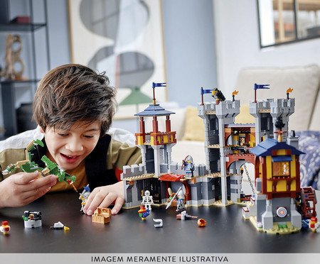 Castelo Medieval | WestwingNow