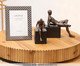 Escultura Homem Sentado Apoiado Preto, Preto | WestwingNow