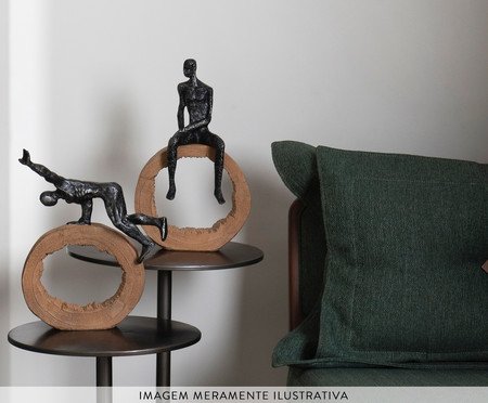 Escultura Figura Sentada no Circulo Preto e Marrom | Westwing
