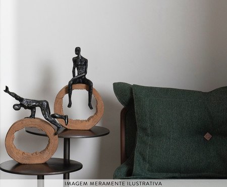 Escultura Figura Sentada no Circulo Preto e Marrom | Westwing
